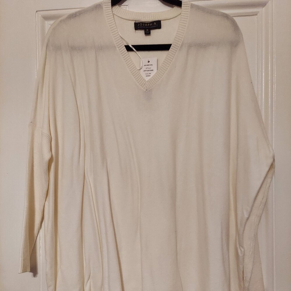 NWT Joseph A V Neck Long Sleeve Oversized Sweater in Ivory size S